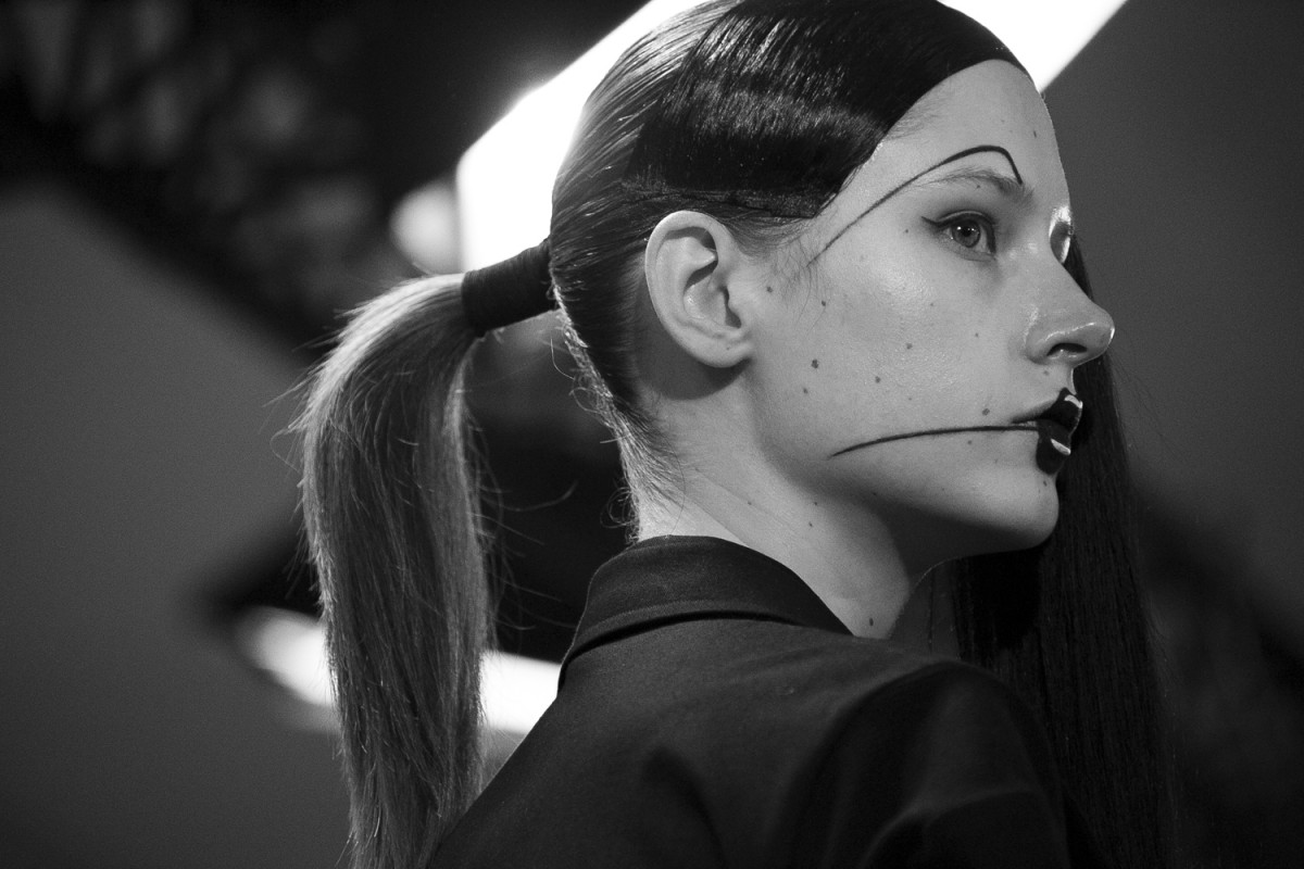 Backstage-Yohji-Yamamoto-FW16_033