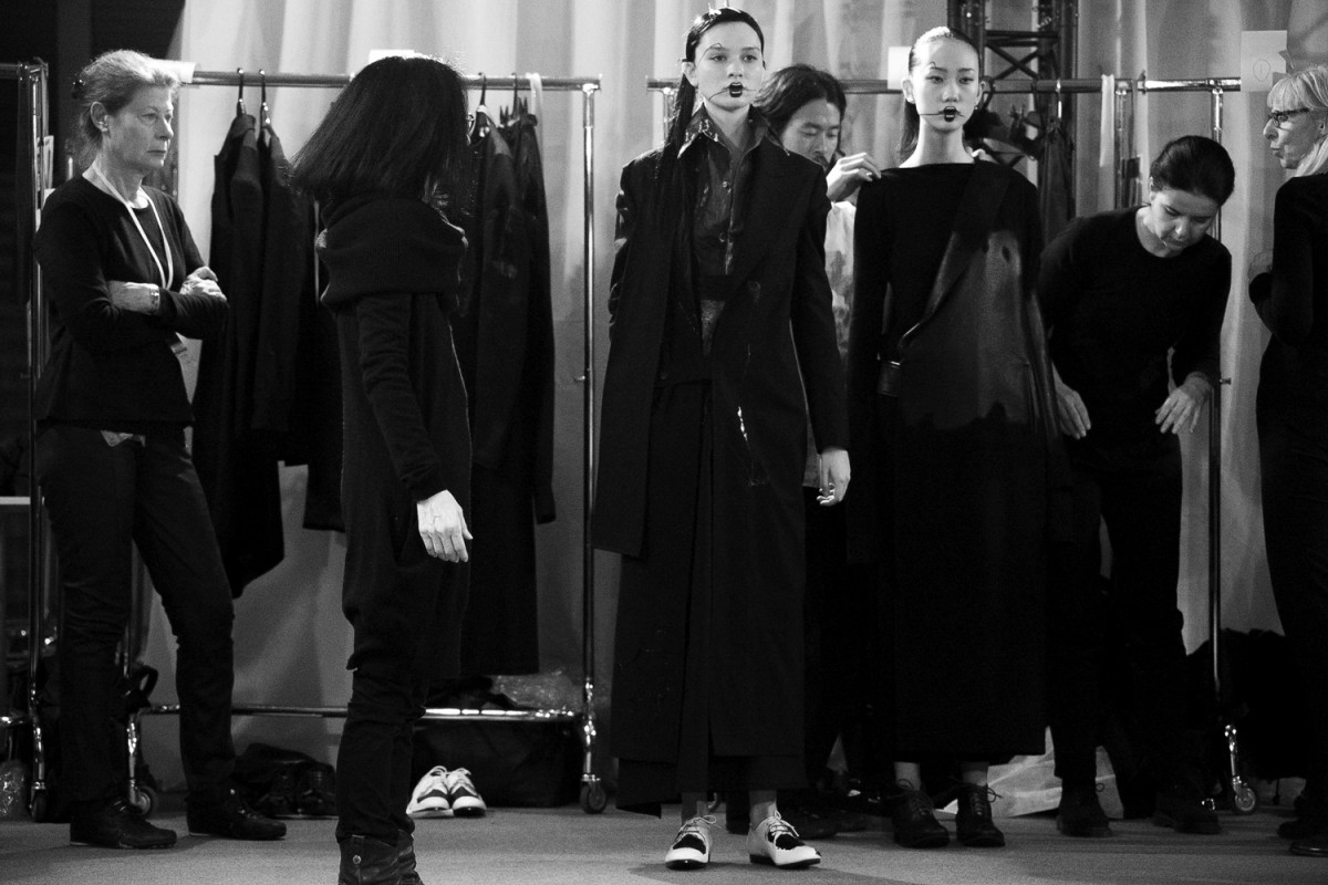 Backstage-Yohji-Yamamoto-FW16_034