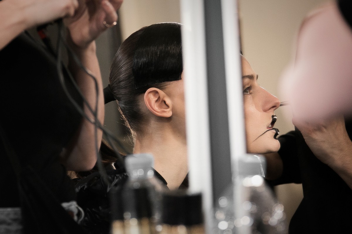 Backstage-Yohji-Yamamoto-FW16_052